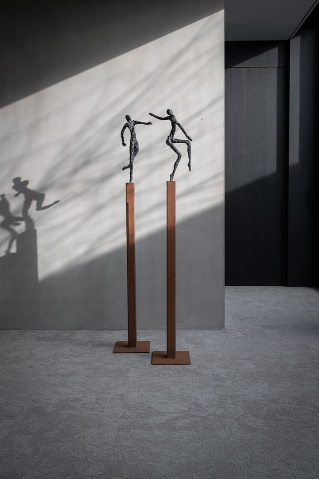 ARTWORKS & DECORATIONS